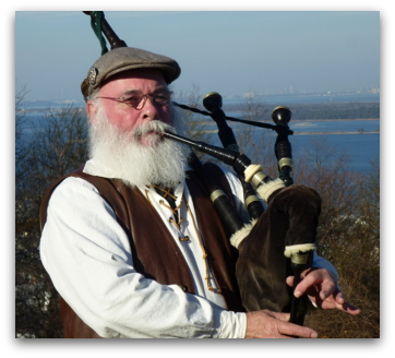 bagpipe player for hire in 23702